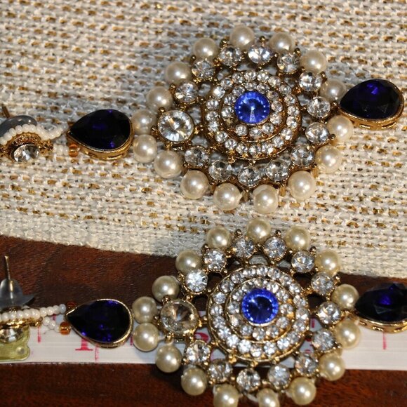 Bohemian, Bollywood or Ethnic Indian Style Tikka and Earrings Set - Picture 4 of 6